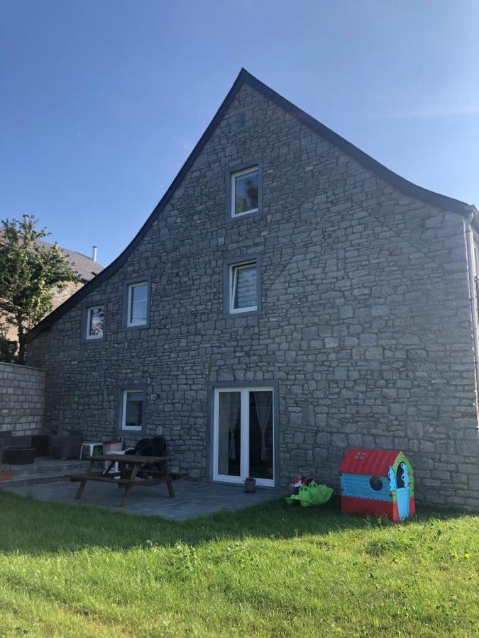 Gite Familial Ferme Des Aujes Falaen Onhaye Exteriér fotografie